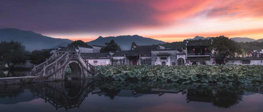 日出江花红胜火