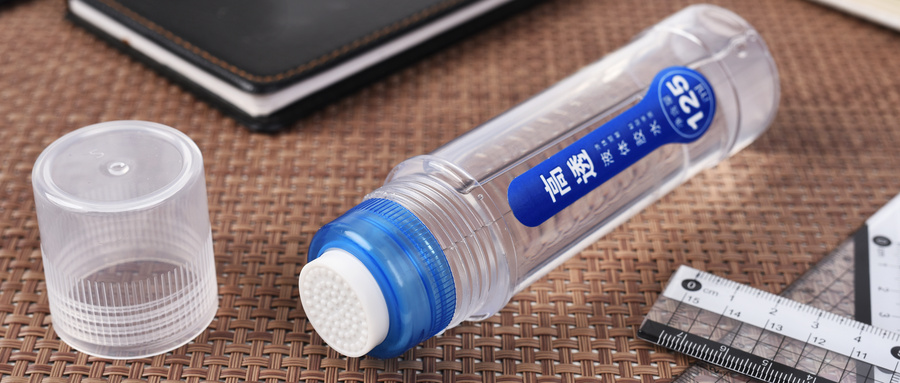 用502胶水时不小心弄到手上有事吗？该怎么处理