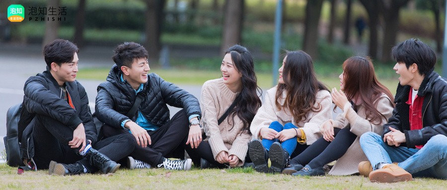 喊着前面用什么来形容