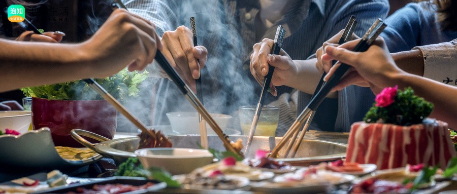 餐桌转盘滑轨上三个孔是不是为了加润滑油