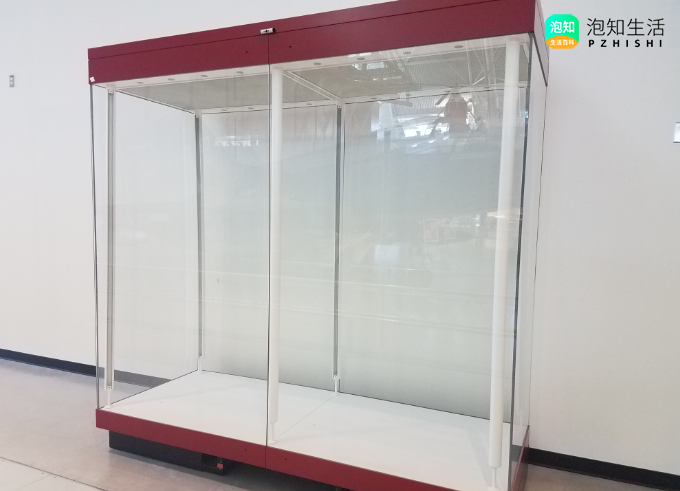 玻璃展示柜开关在哪里