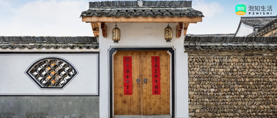 一帆风顺纳千祥,万象更新迎百福对联的寓意是什么?