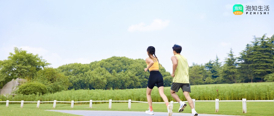 钉鞋夏天穿臭不臭