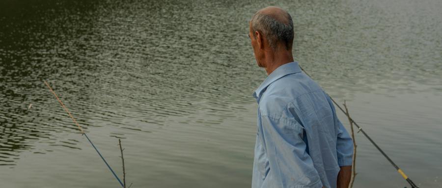 钓鱼如何挂蚯蚓容易上鱼？还有什么可以用来钓鱼