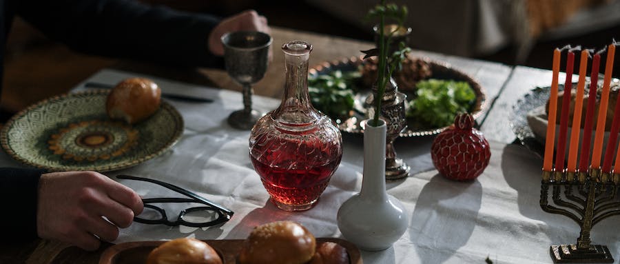 金酒是什么酿造的？金酒的原料都有哪些特点